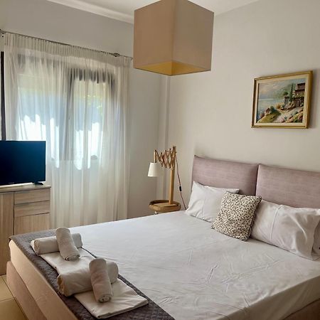 The Beach House - Apartments & Studios (Adults Only) أفيتوس المظهر الخارجي الصورة