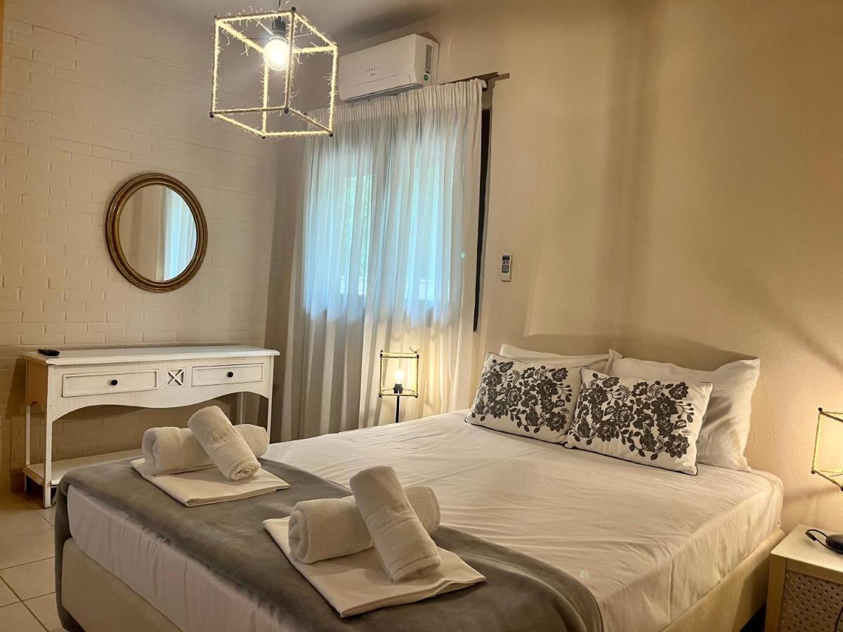 The Beach House - Apartments & Studios (Adults Only) أفيتوس المظهر الخارجي الصورة