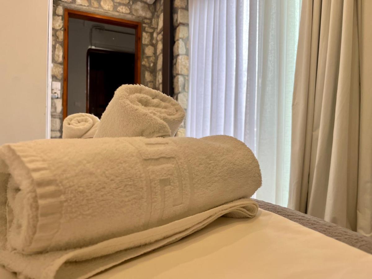 The Beach House - Apartments & Studios (Adults Only) أفيتوس المظهر الخارجي الصورة