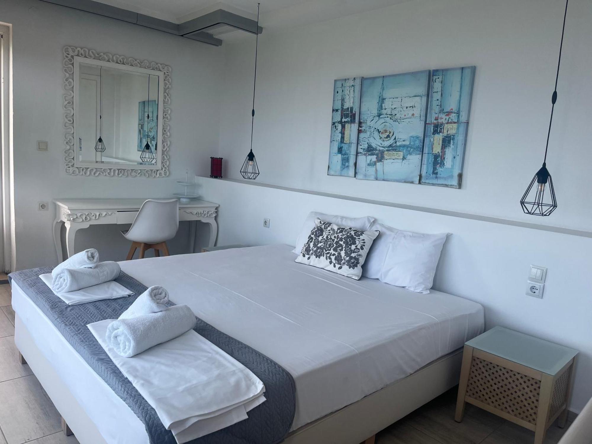 The Beach House - Apartments & Studios (Adults Only) أفيتوس المظهر الخارجي الصورة