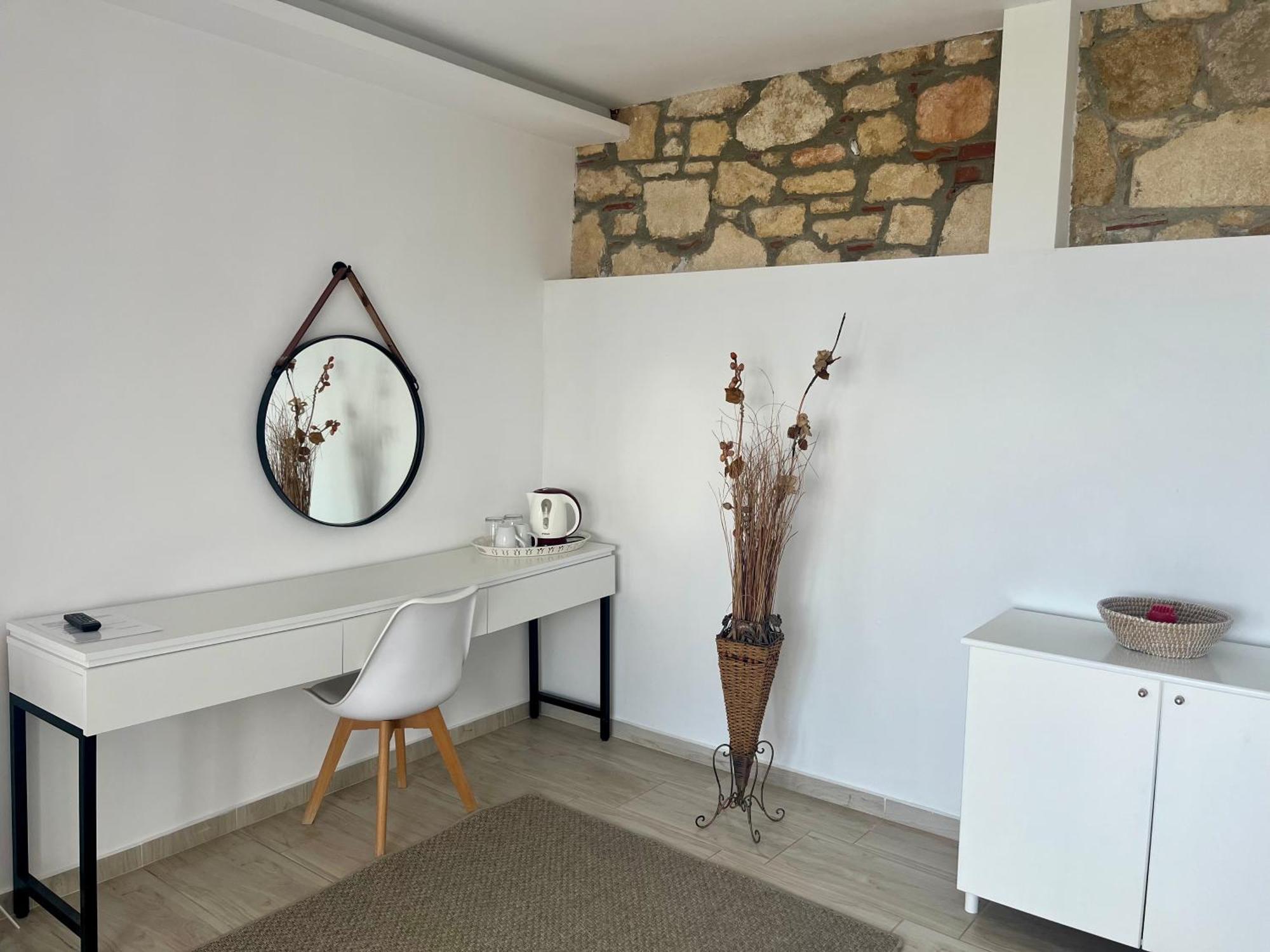 The Beach House - Apartments & Studios (Adults Only) أفيتوس المظهر الخارجي الصورة