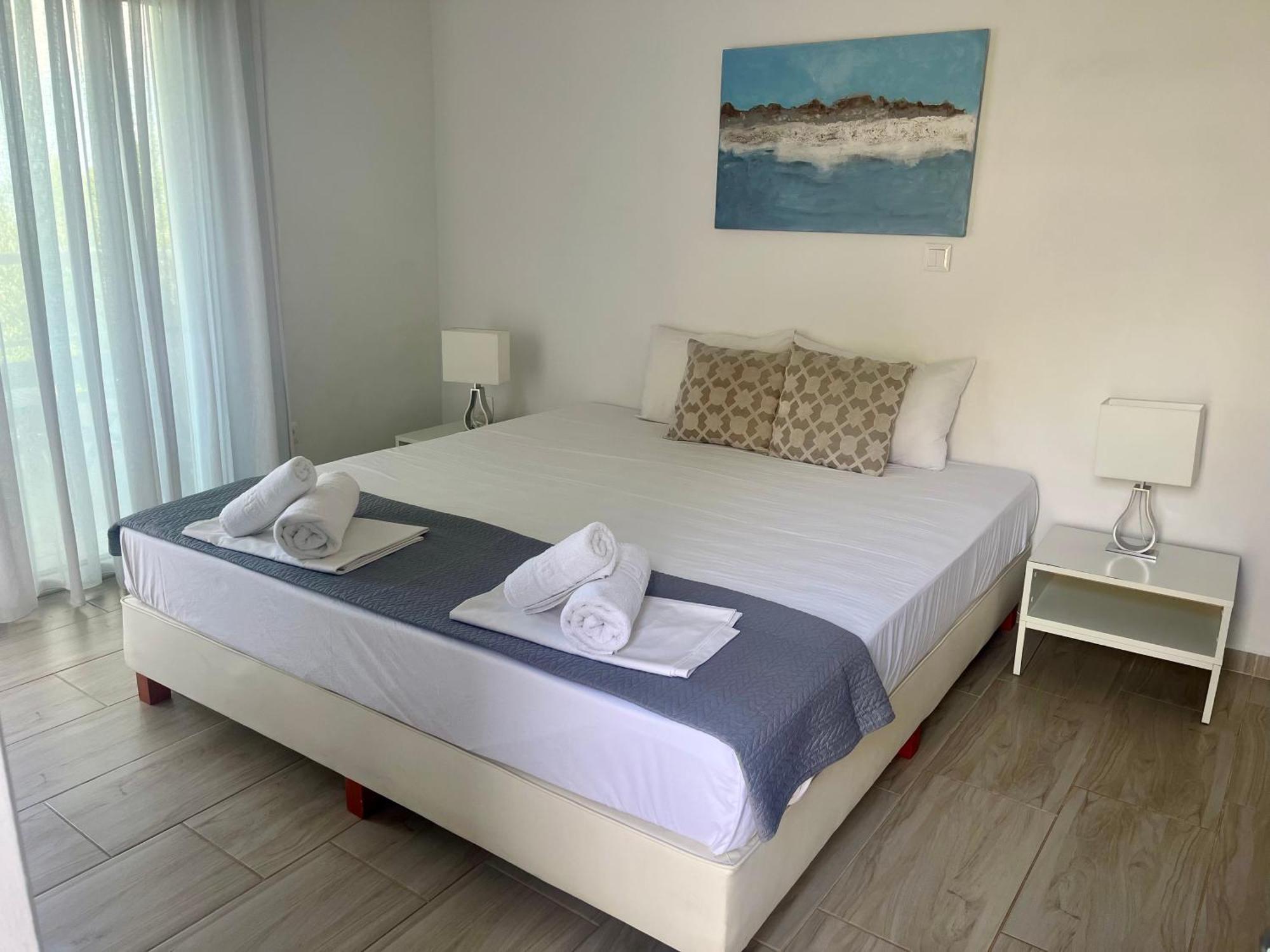 The Beach House - Apartments & Studios (Adults Only) أفيتوس المظهر الخارجي الصورة