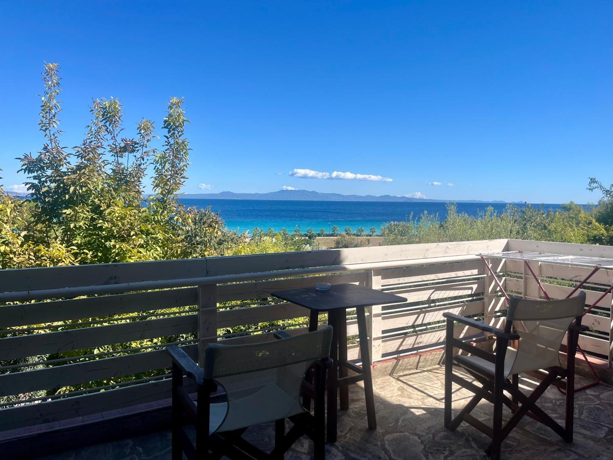 The Beach House - Apartments & Studios (Adults Only) أفيتوس المظهر الخارجي الصورة