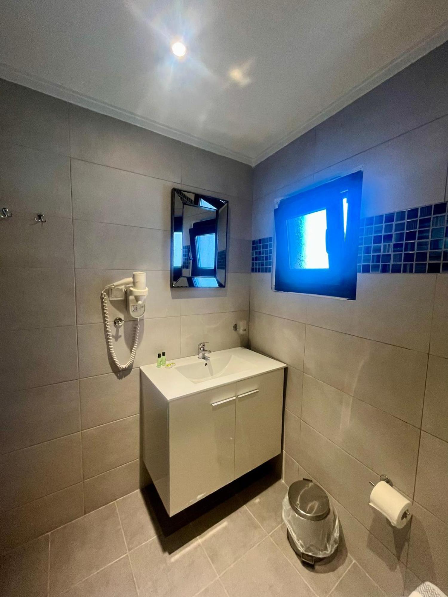 The Beach House - Apartments & Studios (Adults Only) أفيتوس المظهر الخارجي الصورة