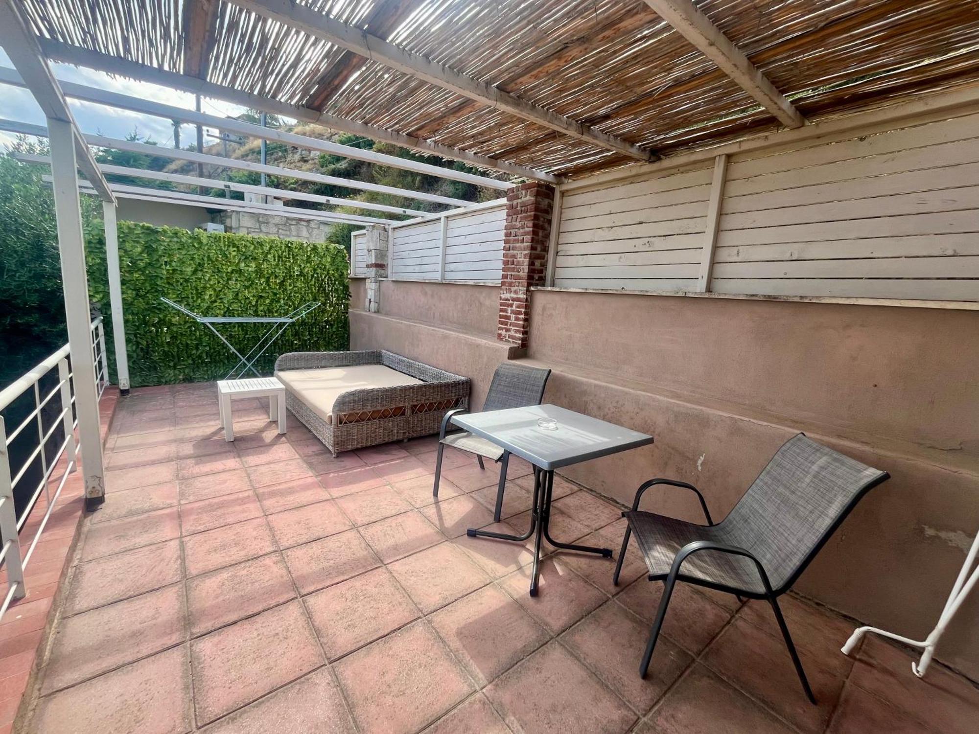 The Beach House - Apartments & Studios (Adults Only) أفيتوس المظهر الخارجي الصورة