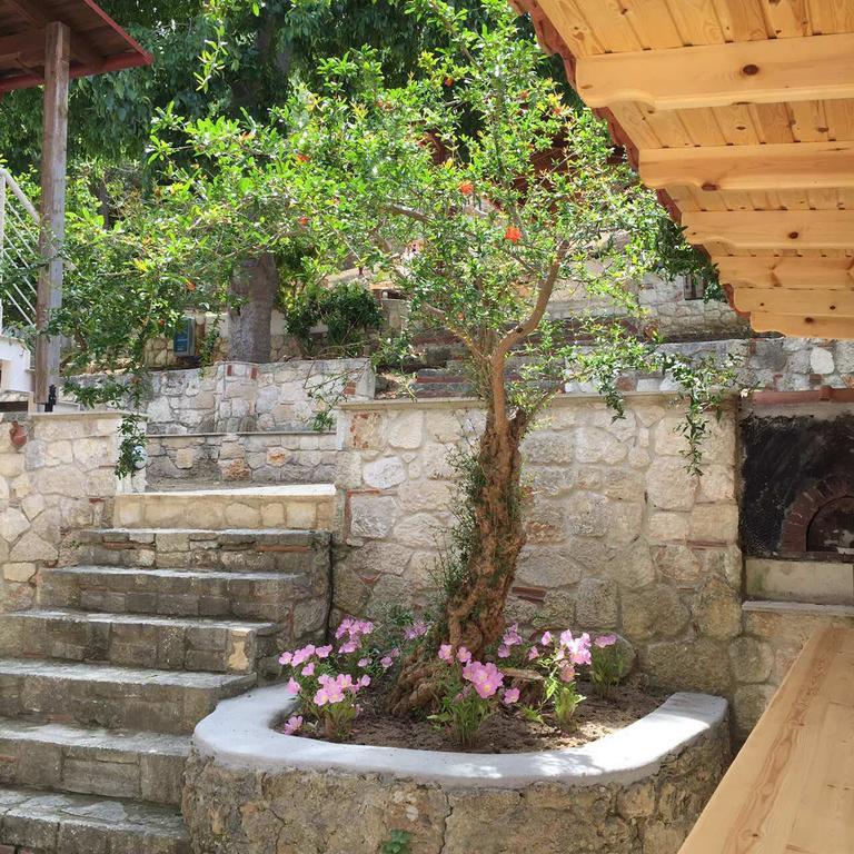 The Beach House - Apartments & Studios (Adults Only) أفيتوس المظهر الخارجي الصورة
