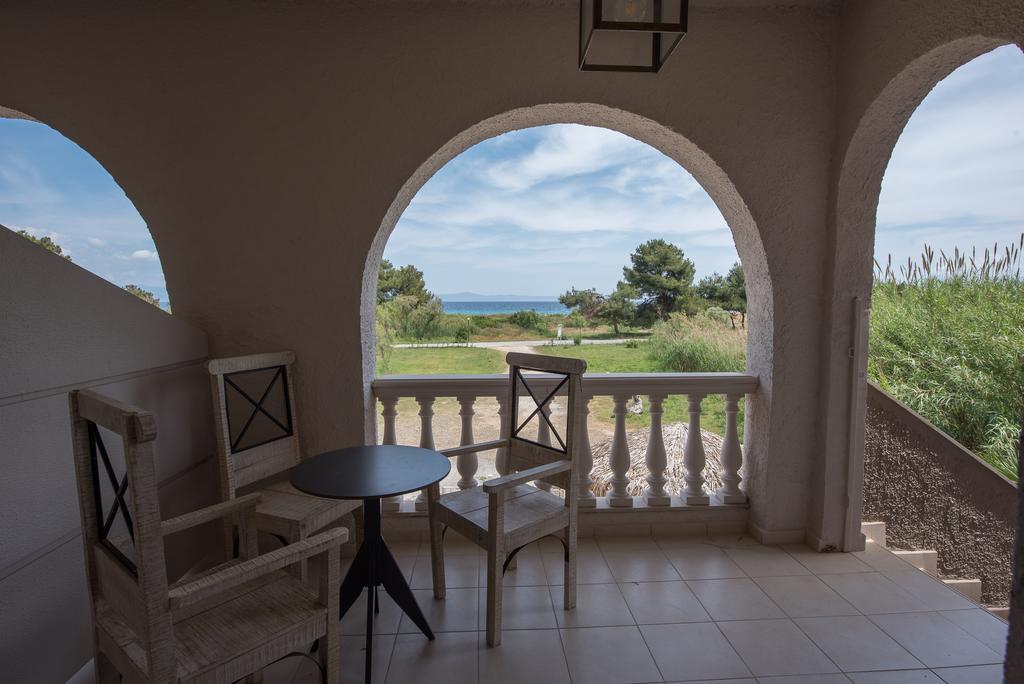 The Beach House - Apartments & Studios (Adults Only) أفيتوس المظهر الخارجي الصورة