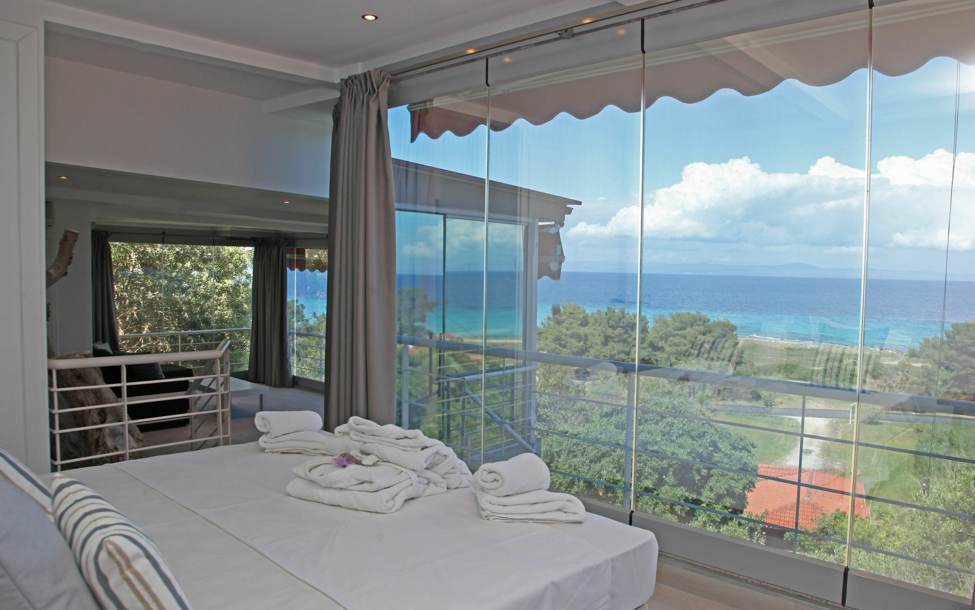 The Beach House - Apartments & Studios (Adults Only) أفيتوس المظهر الخارجي الصورة